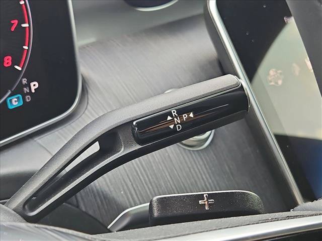 Used 2025 Mercedes-Benz C 300 Sedan image 12