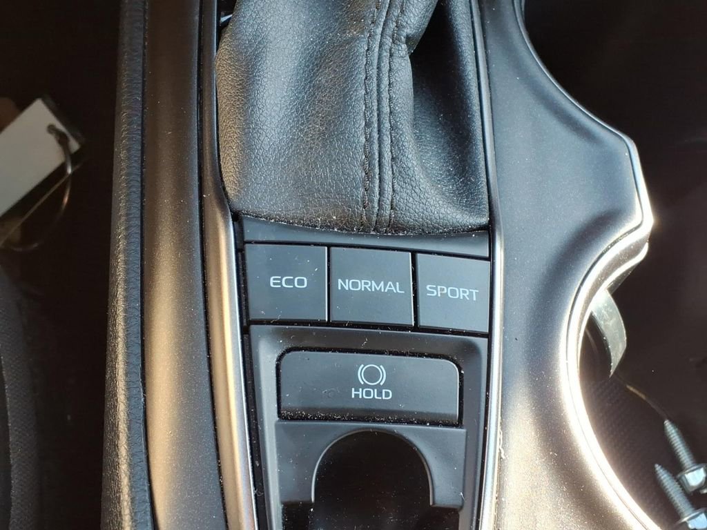 Used 2022 Toyota Camry XSE w/ Navigation Package image 17