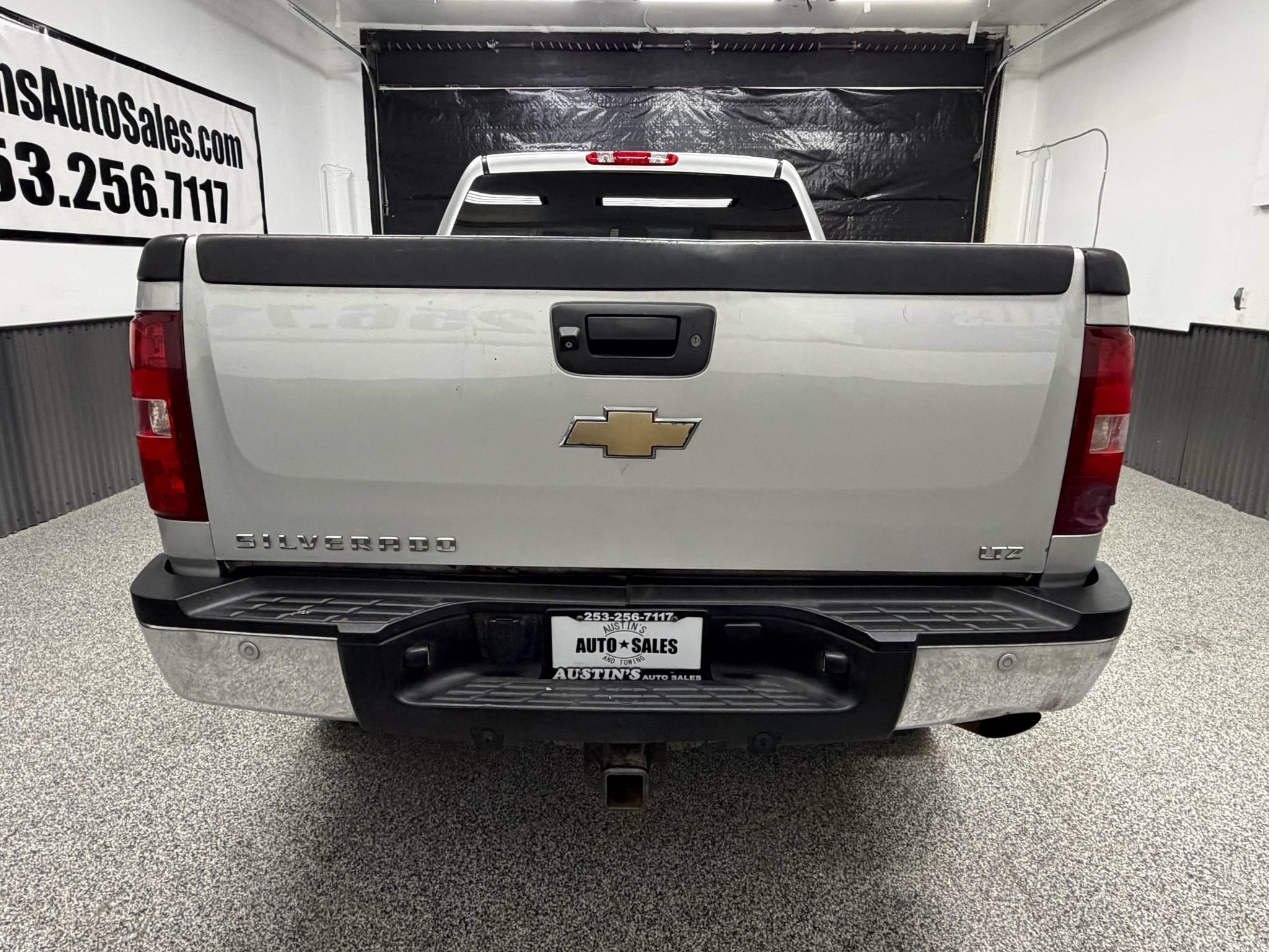Used 2010 Chevrolet Silverado 2500 LTZ AWD/4WD image 4