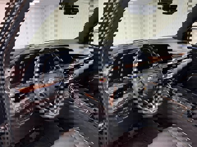 Certified 2024 Cadillac Escalade Premium Luxury w/ Performance Package image 32