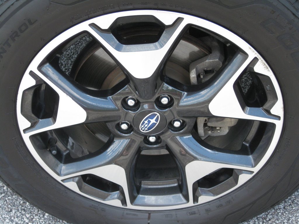 Used 2020 Subaru Crosstrek 2.0i Premium w/ Moonroof Package 2 AWD/4WD image 8