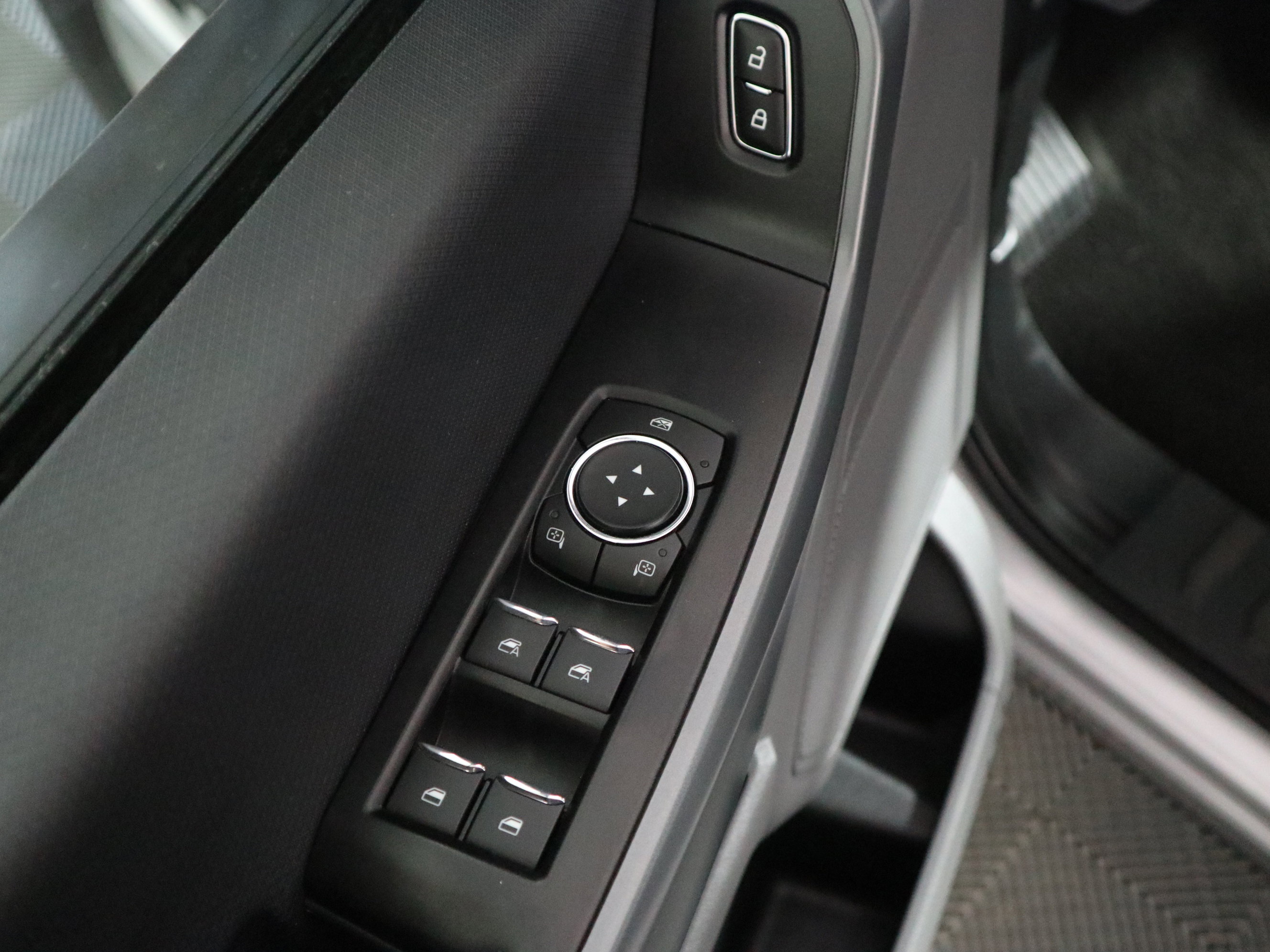 Used 2023 Ford F150 XLT image 35