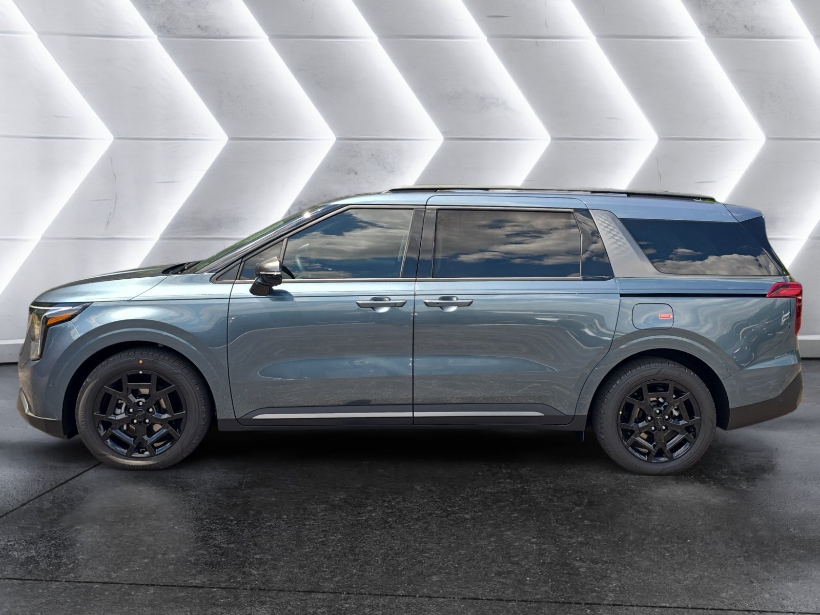 New 2027 Kia Carnival SX Prestige FWD image 2