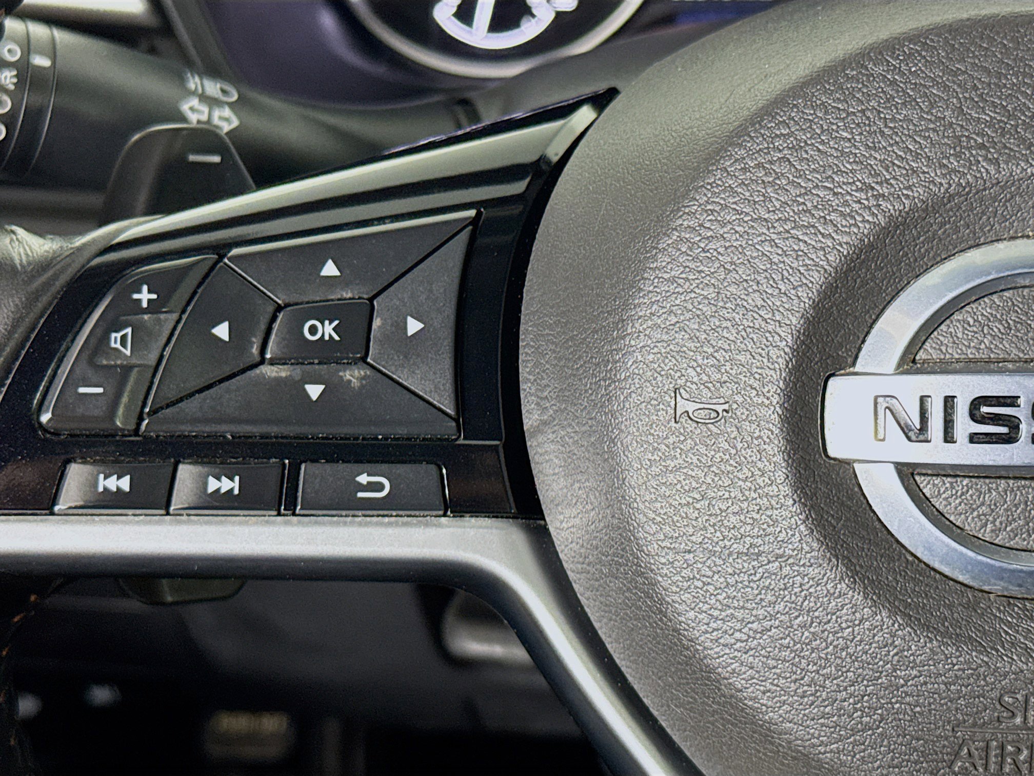 Used 2020 Nissan Altima 2.5 SR FWD image 13