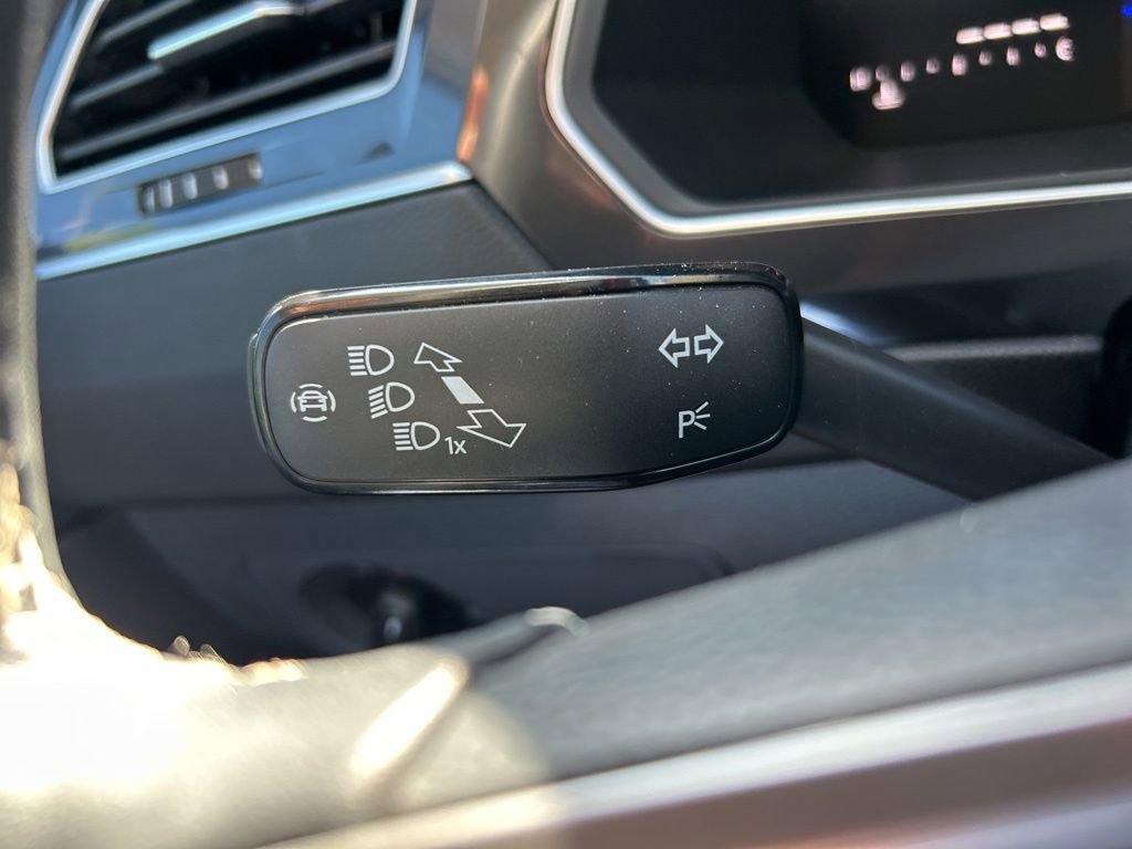 Used 2024 Volkswagen Tiguan S image 27