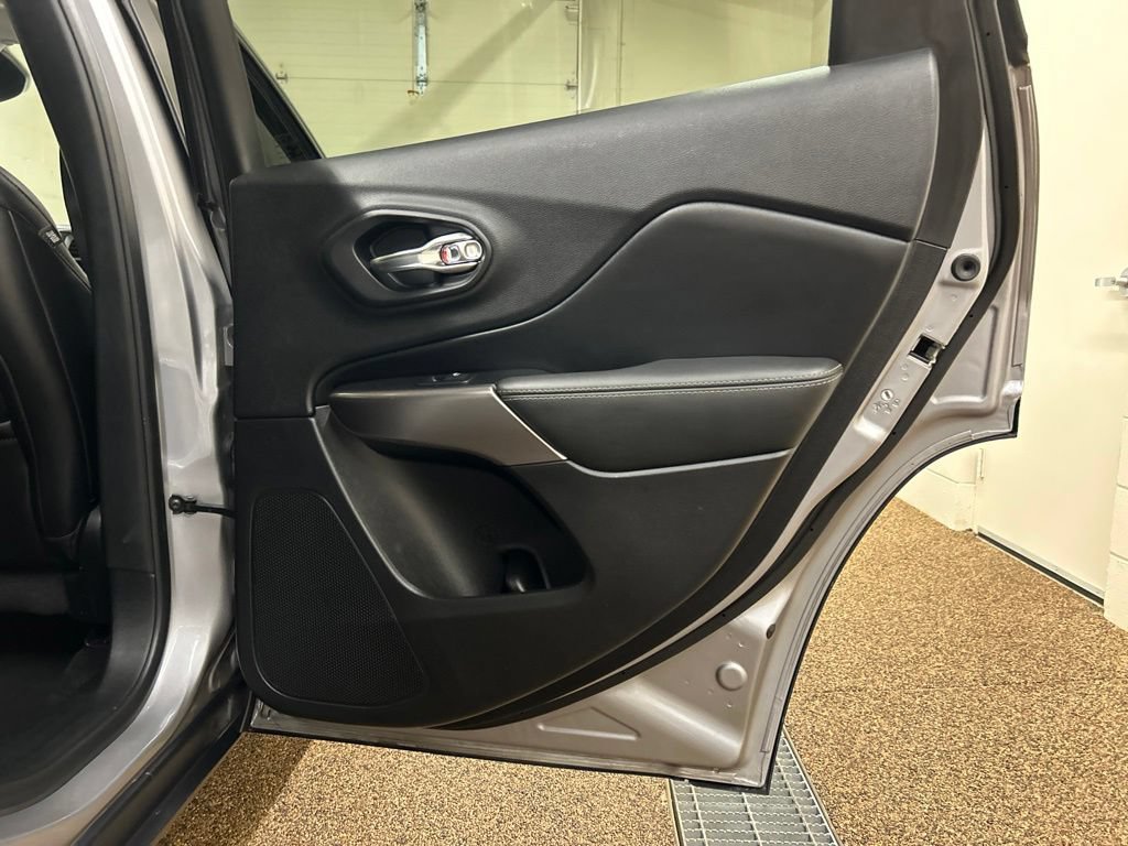 Used 2021 Jeep Cherokee Latitude Lux w/ Sun & Sound Group FWD image 15