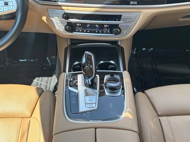 Used 2021 BMW 750i xDrive w/ Autobahn Package AWD/4WD image 24