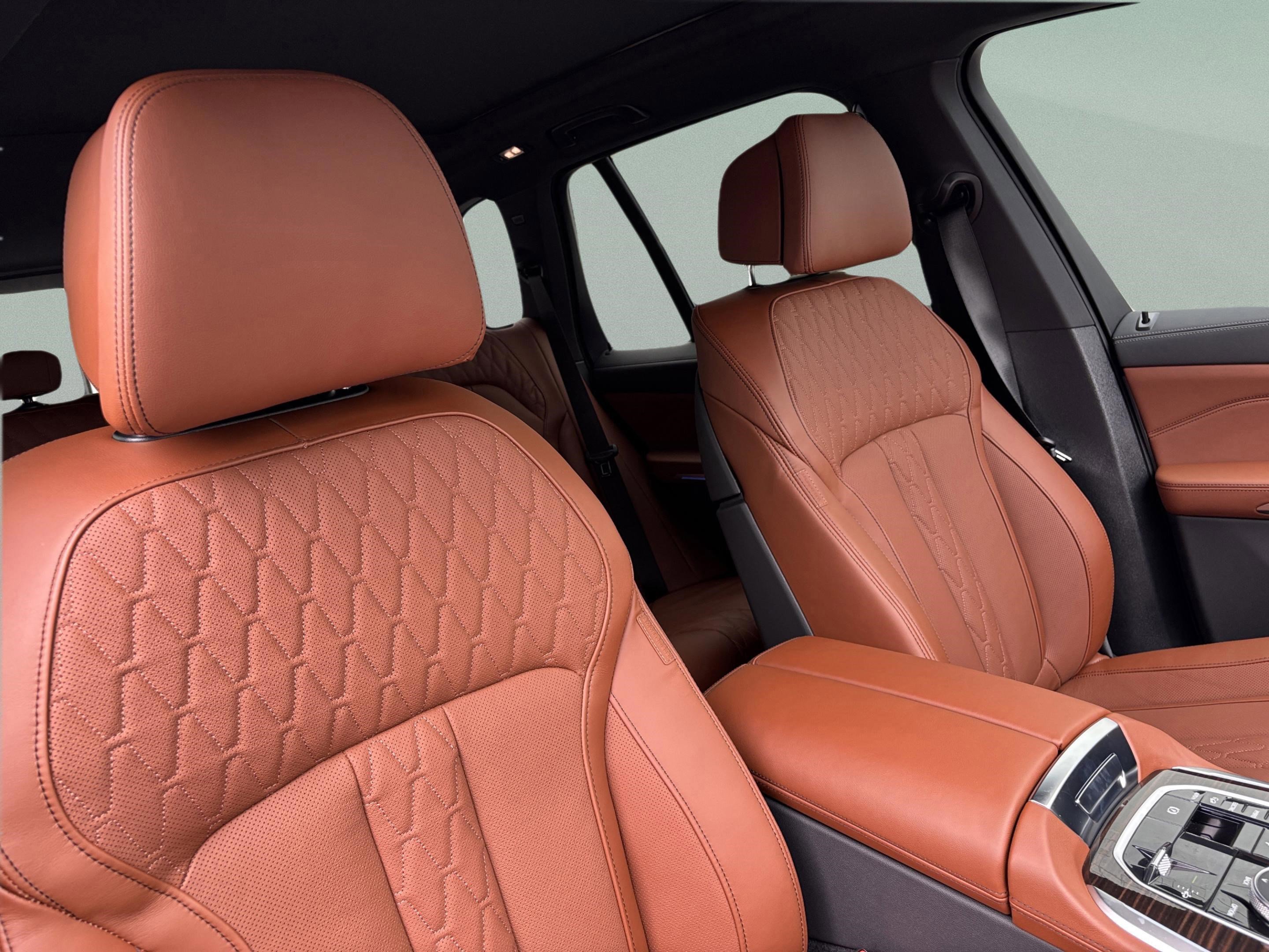 Used 2026 BMW X5 xDrive50e w/ M Sport Package image 11