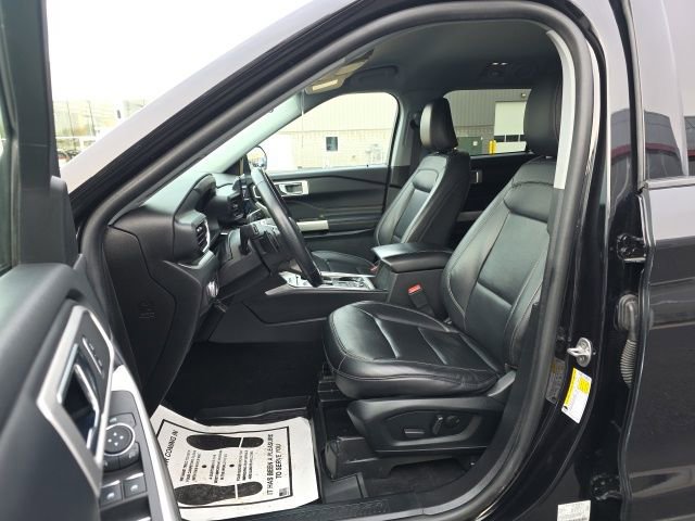Used 2021 Ford Explorer XLT w/ Equipment Group 202A image 12