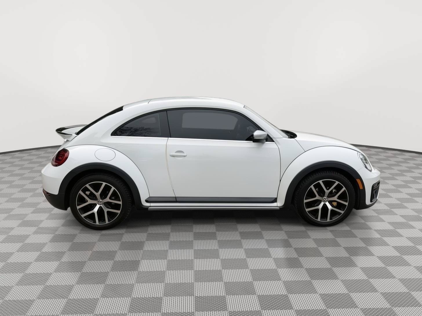Used 2017 Volkswagen Beetle 1.8T Dune FWD image 6