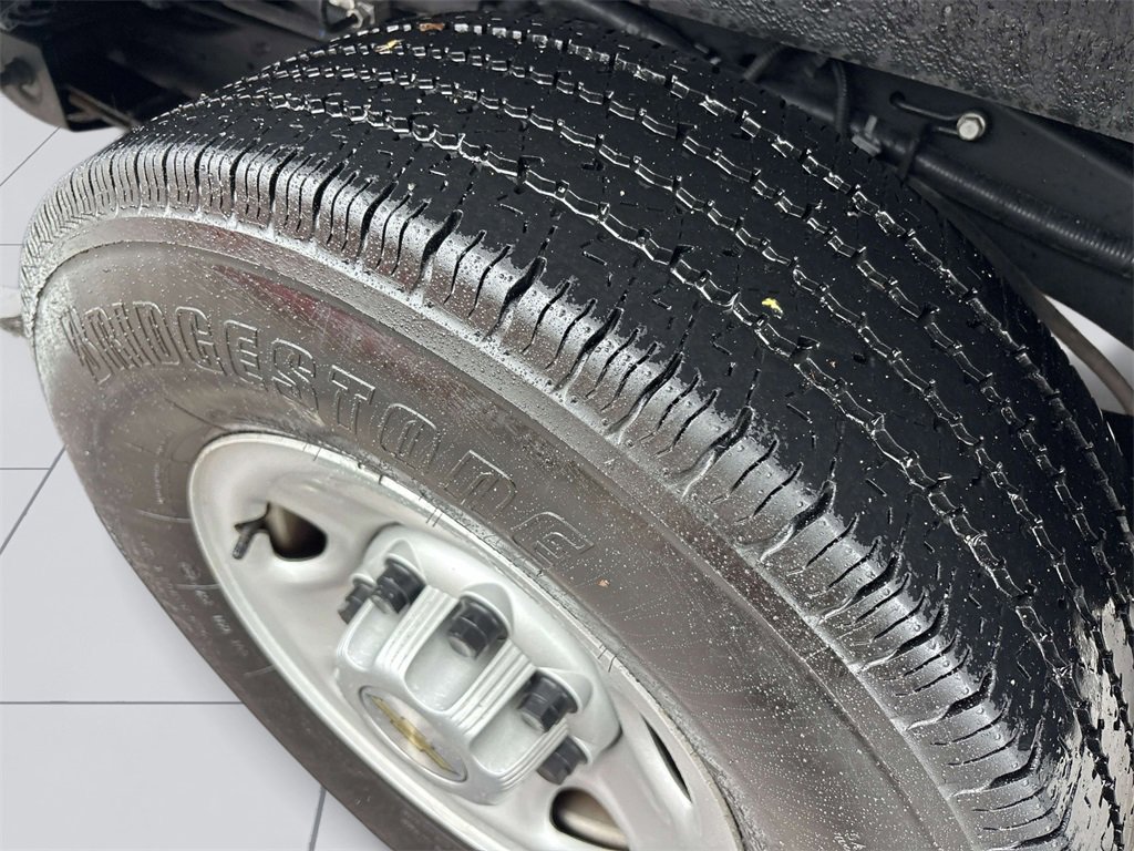 Used 2024 Chevrolet Express 2500 w/ Driver Convenience Package image 7