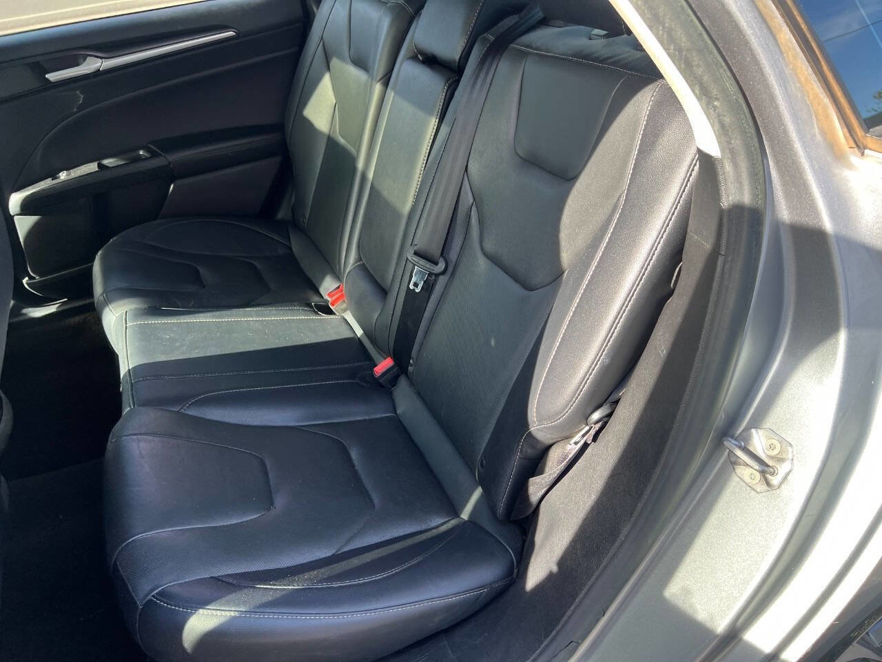 Used 2020 Ford Fusion Titanium image 26