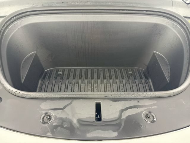 Used 2024 Tesla Model Y 2WD image 30