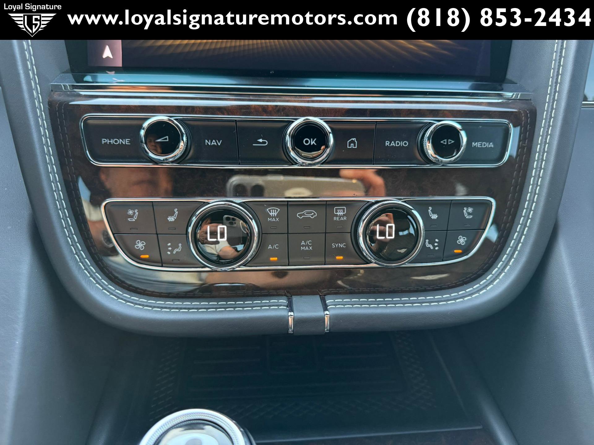 Used 2021 Bentley Bentayga image 32