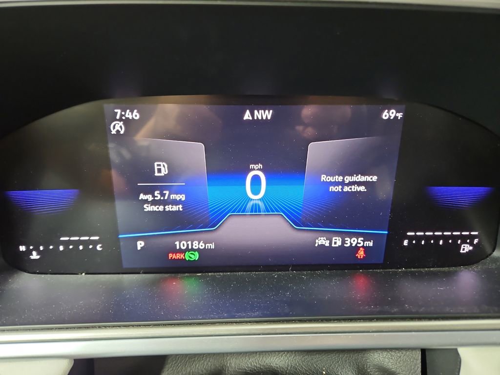 Certified 2025 Volkswagen Taos SE FWD image 16