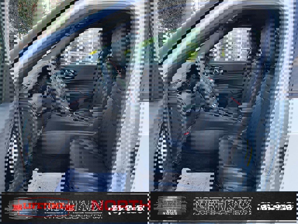 Used 2024 Jeep Compass Trailhawk image 3