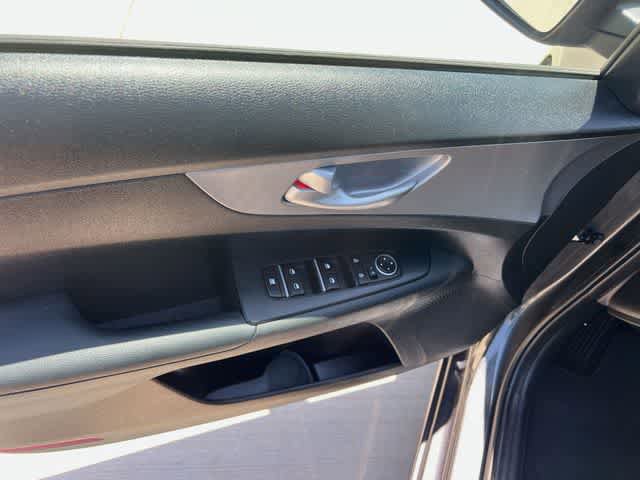 Used 2023 Kia Forte LXS w/ LXS Technology Package FWD image 29