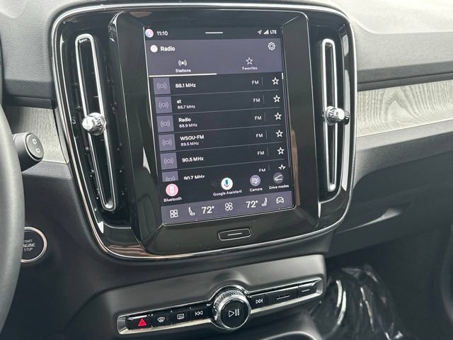 Certified 2025 Volvo XC40 B5 Plus AWD/4WD image 19