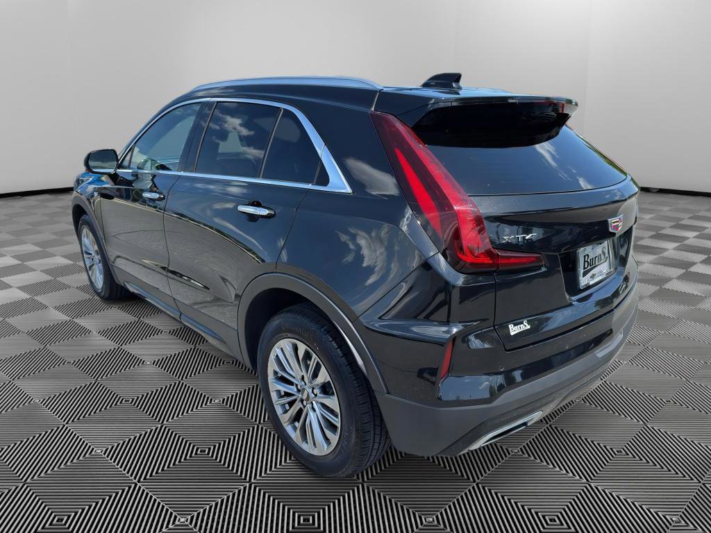 Used 2024 Cadillac XT4 Premium Luxury image 5