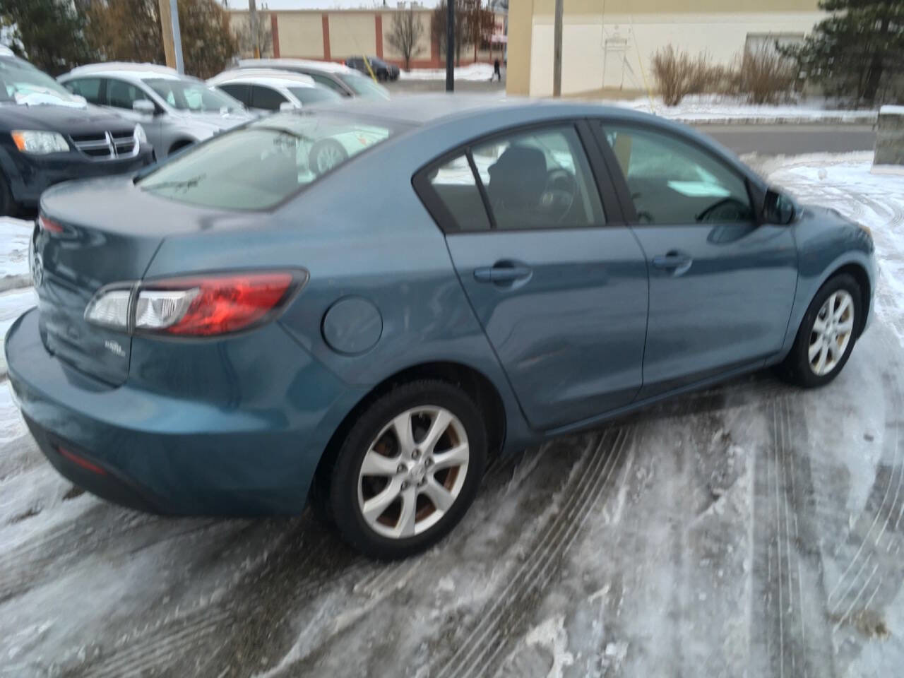 Used 2010 MAZDA MAZDA3 i Touring image 9