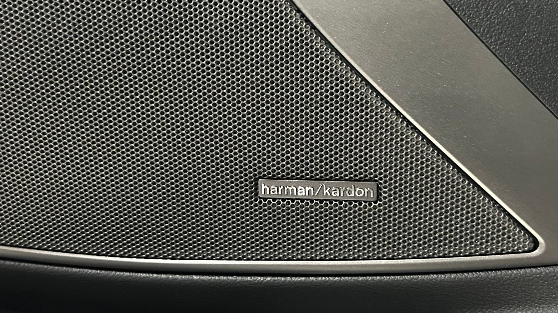 Used 2024 BMW M3 RWD image 38