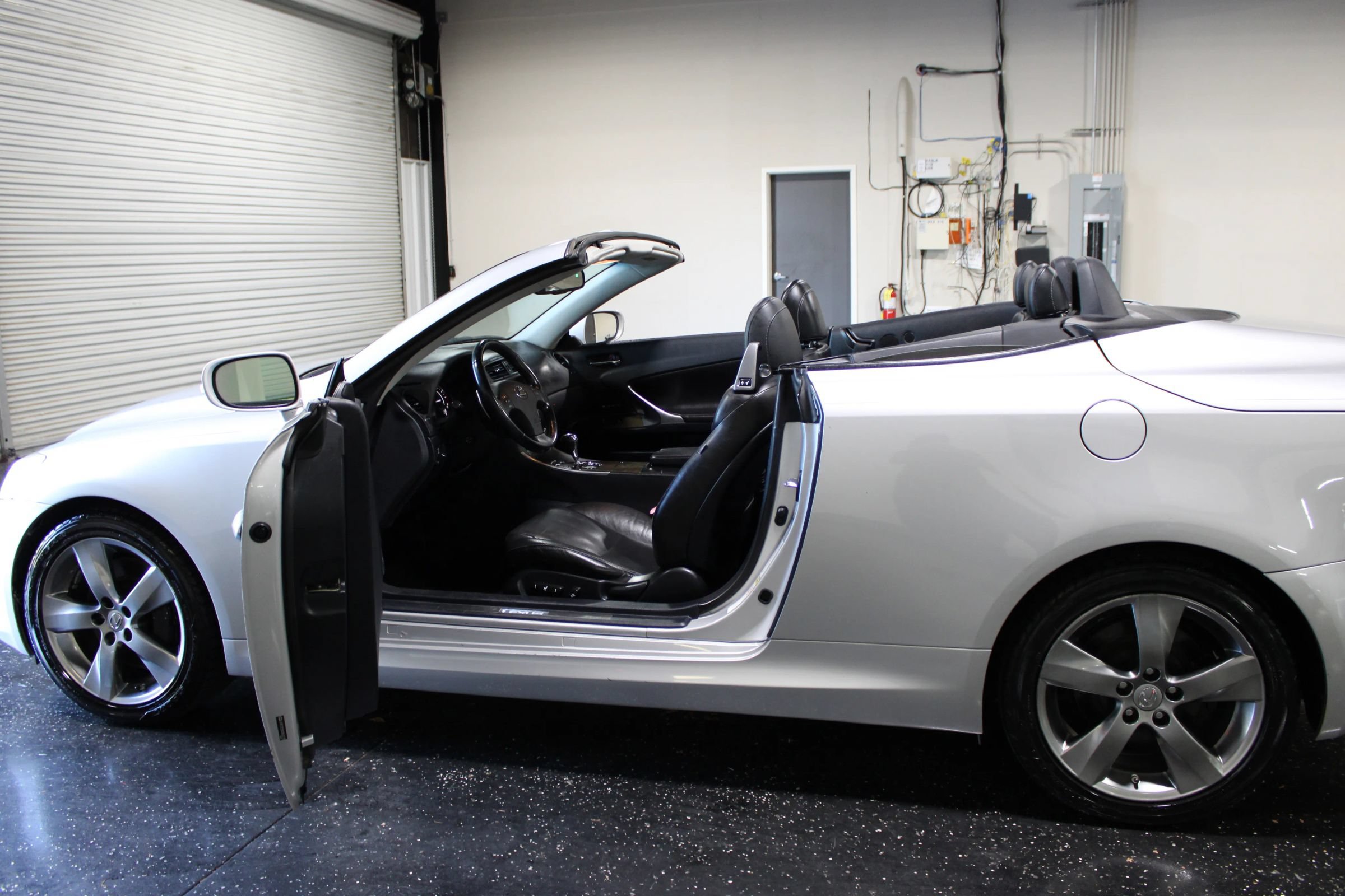 Used 2010 Lexus IS 350C w/ Luxury Pkg RWD image 37