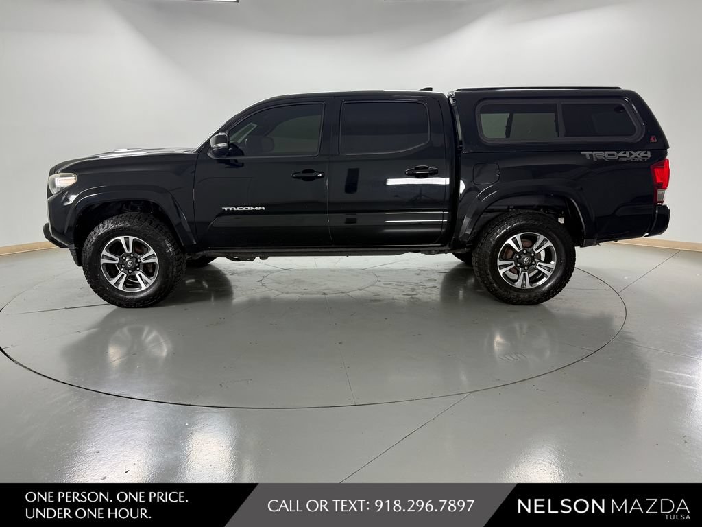 Used 2016 Toyota Tacoma TRD Sport w/ Towing Package AWD/4WD image 9