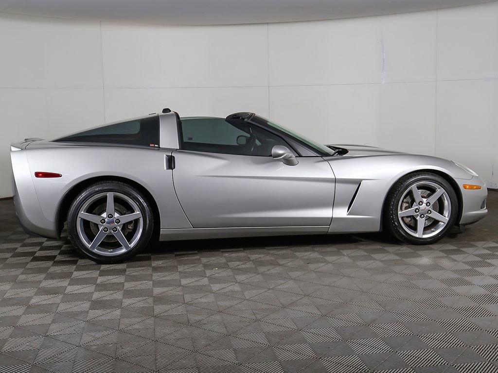 Used 2005 Chevrolet Corvette Coupe w/ Preferred Equipment Group RWD image 21