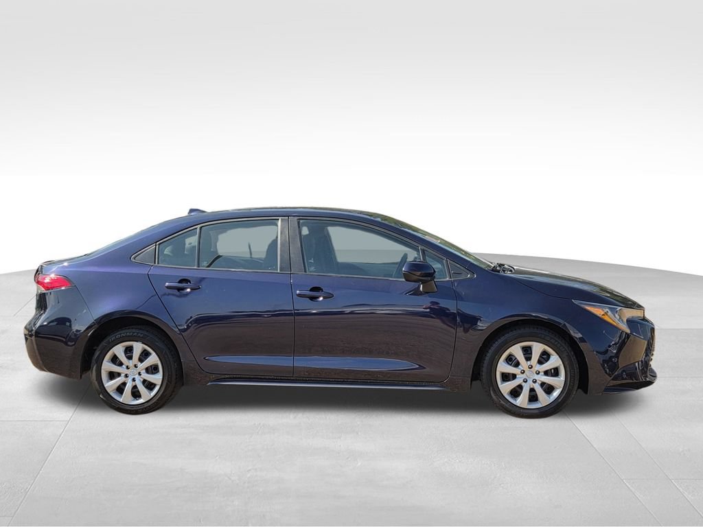 Used 2023 Toyota Corolla LE FWD image 5