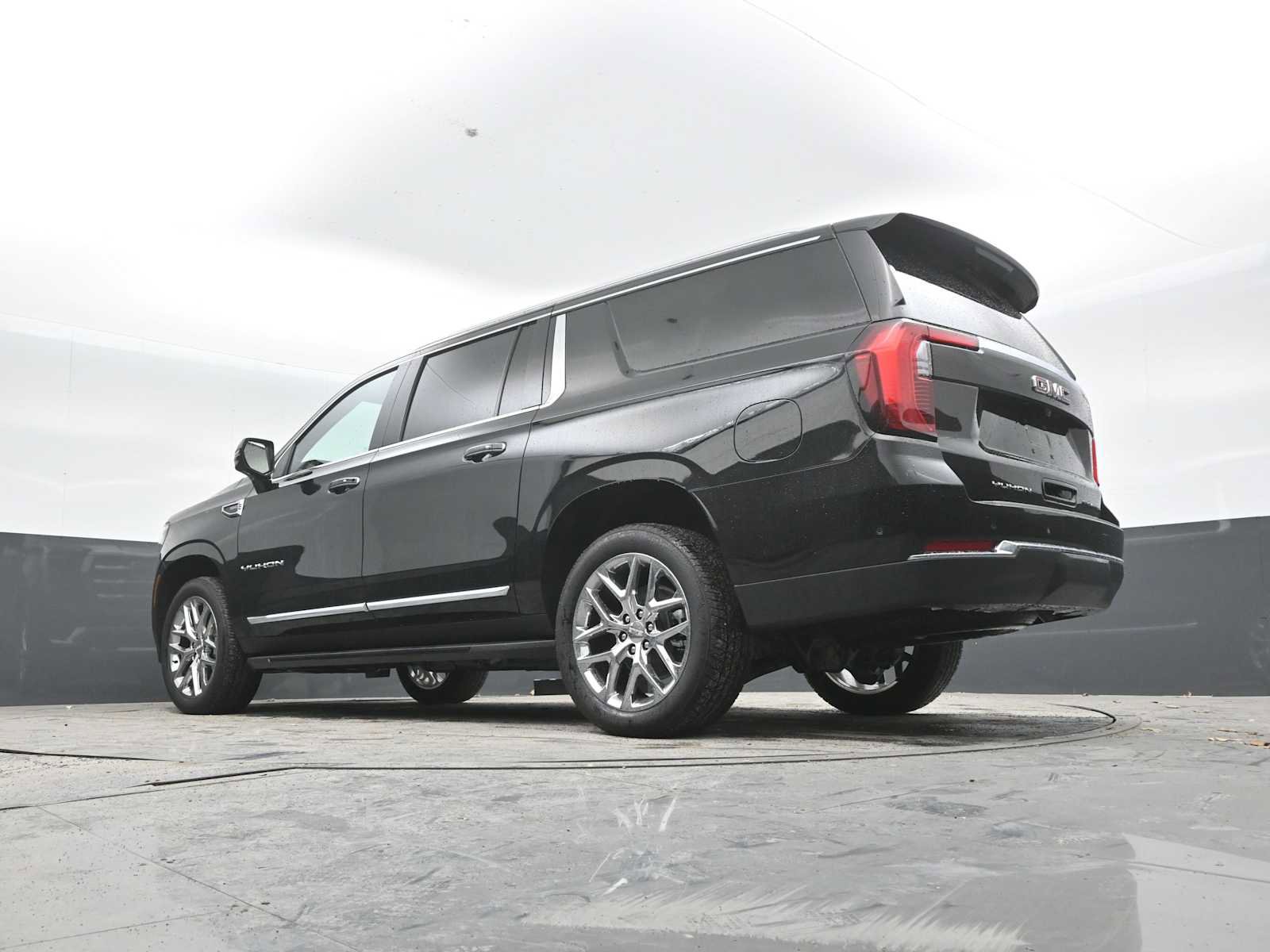New 2026 GMC Yukon XL Elevation image 36