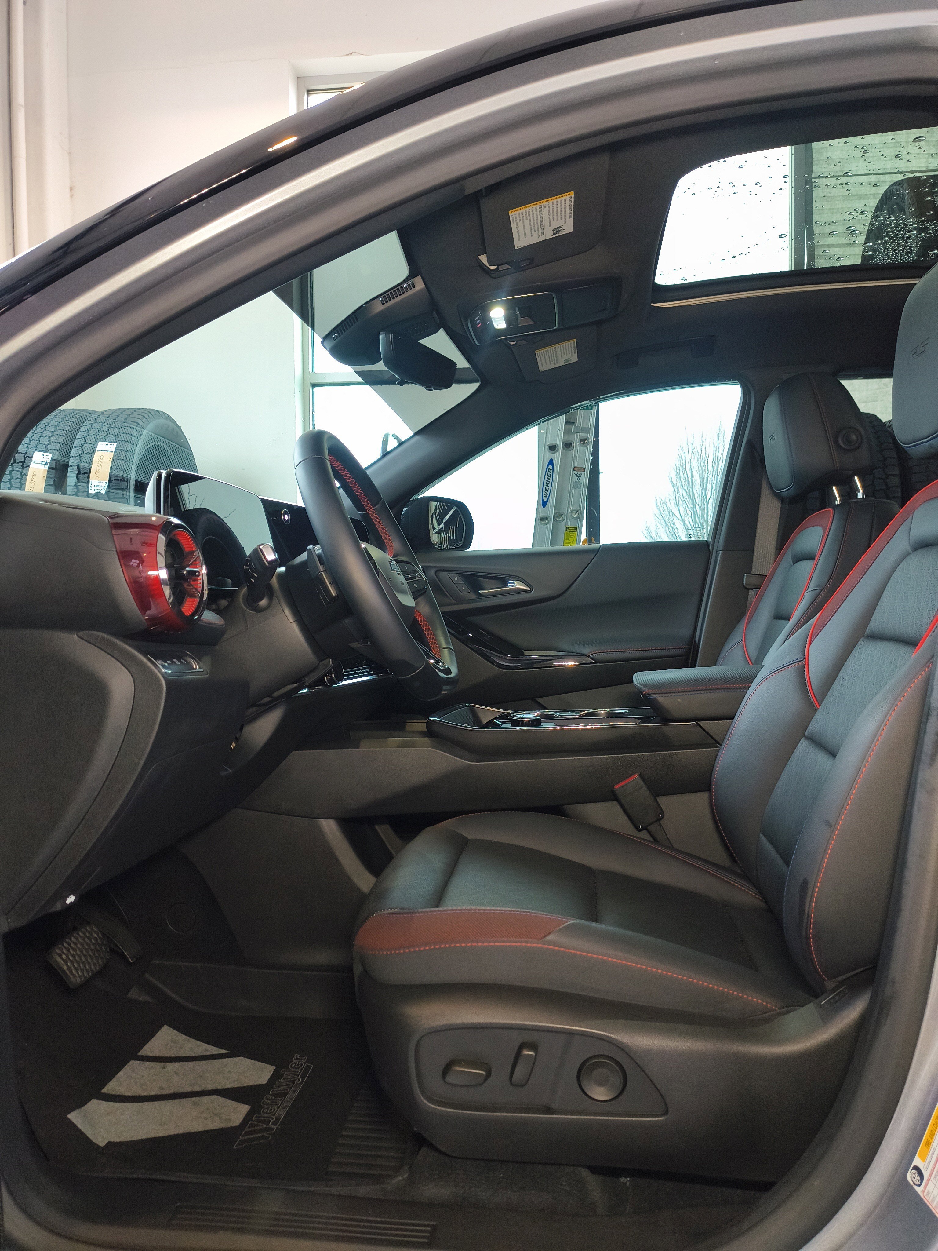 Used 2025 Chevrolet Equinox RS w/ Safety and Technology Package image 20