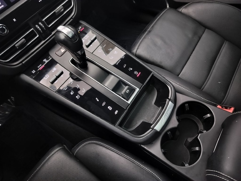 Certified 2023 Porsche Macan GTS AWD/4WD image 16