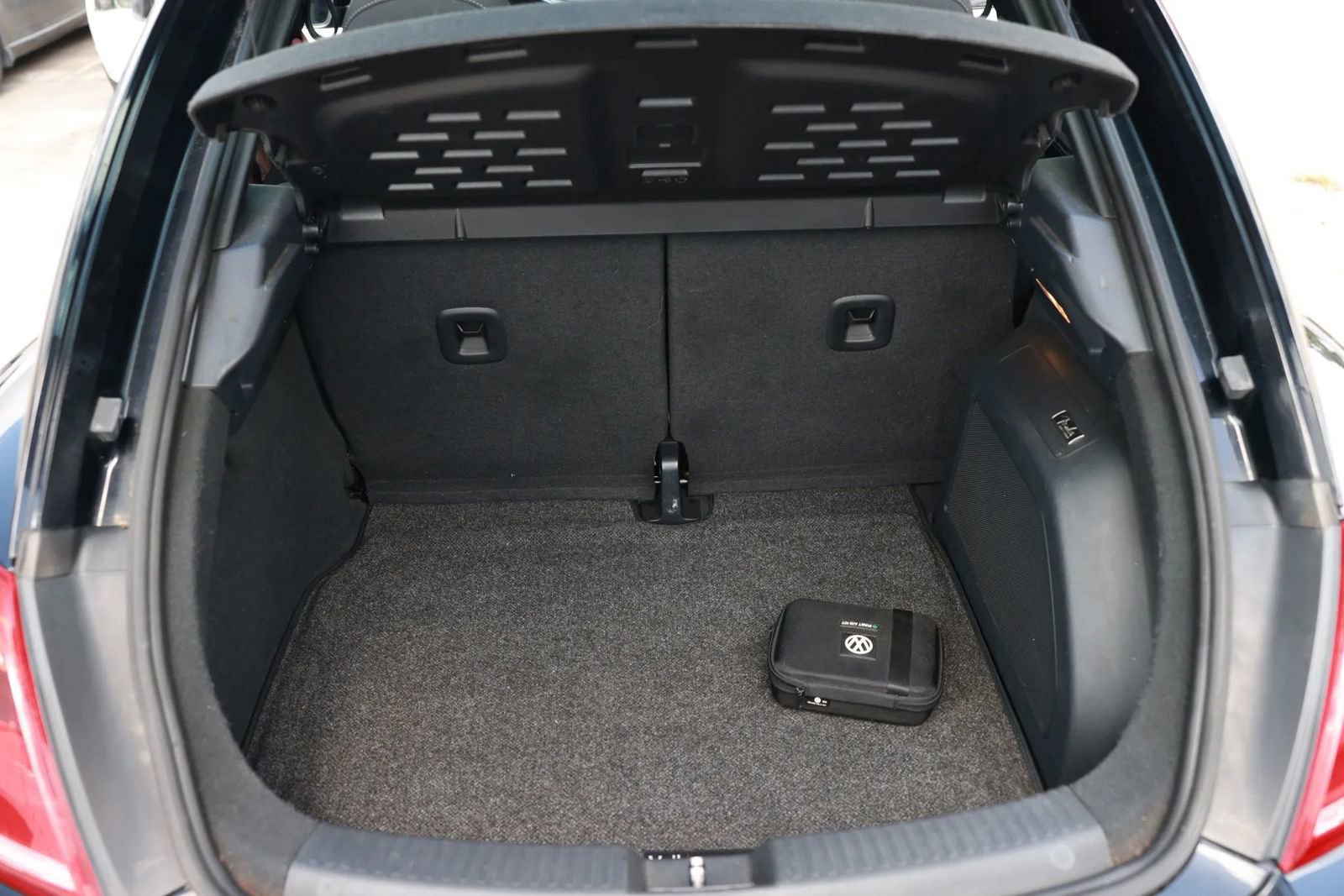 Used 2014 Volkswagen Beetle R-Line image 24