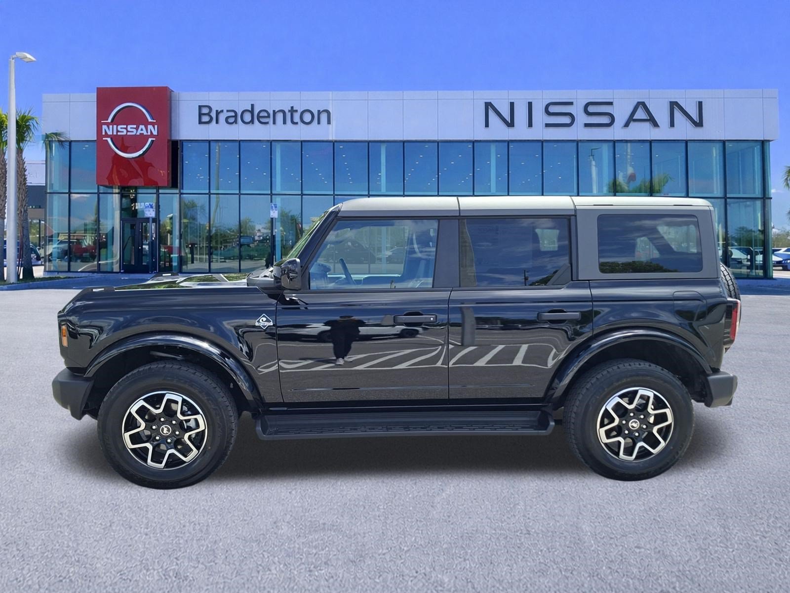 Used 2026 Ford Bronco Outer Banks AWD/4WD image 8