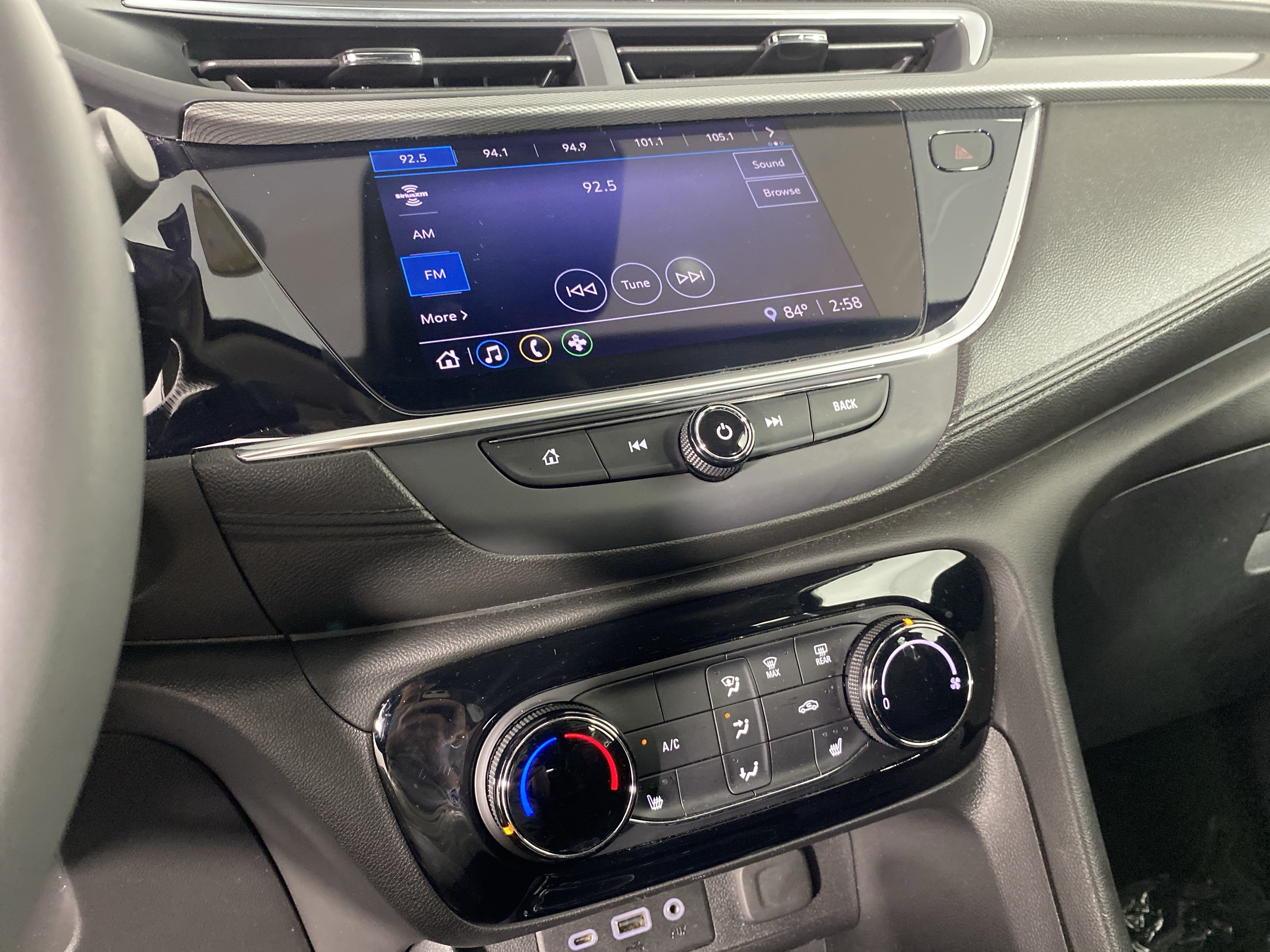Used 2020 Buick Encore GX Preferred w/ Cold Weather Comfort Package FWD image 28