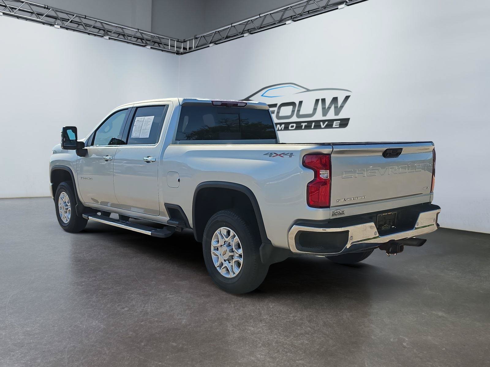 Used 2021 Chevrolet Silverado 2500 LTZ w/ LTZ Convenience Package AWD/4WD image 5