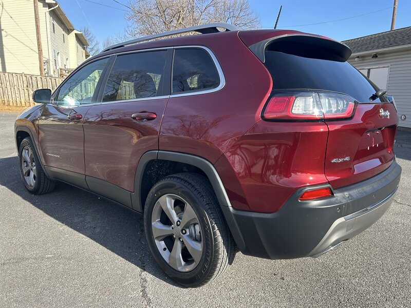 Used 2019 Jeep Cherokee Limited AWD/4WD image 10