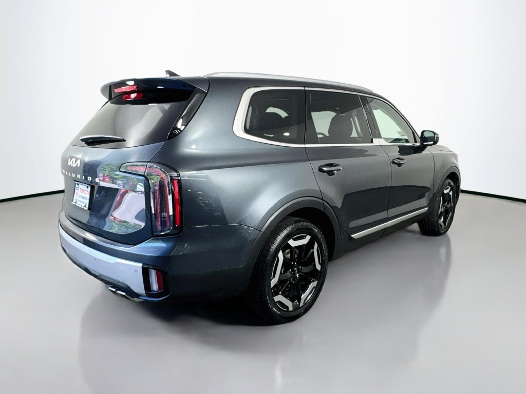 Used 2023 Kia Telluride EX w/ EX Captain's Chair Package FWD image 8