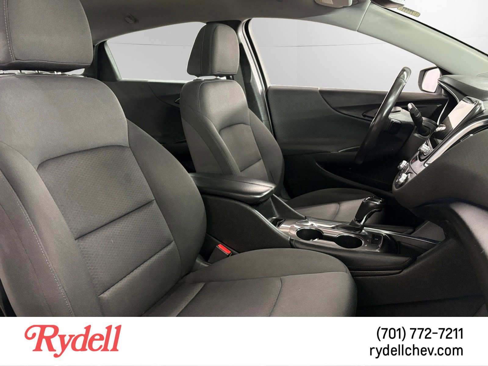 Used 2018 Chevrolet Malibu LT FWD image 16