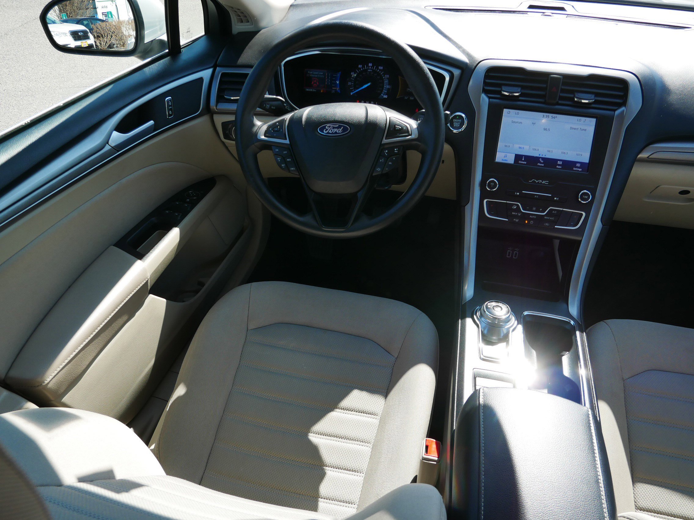 Used 2020 Ford Fusion SE image 9