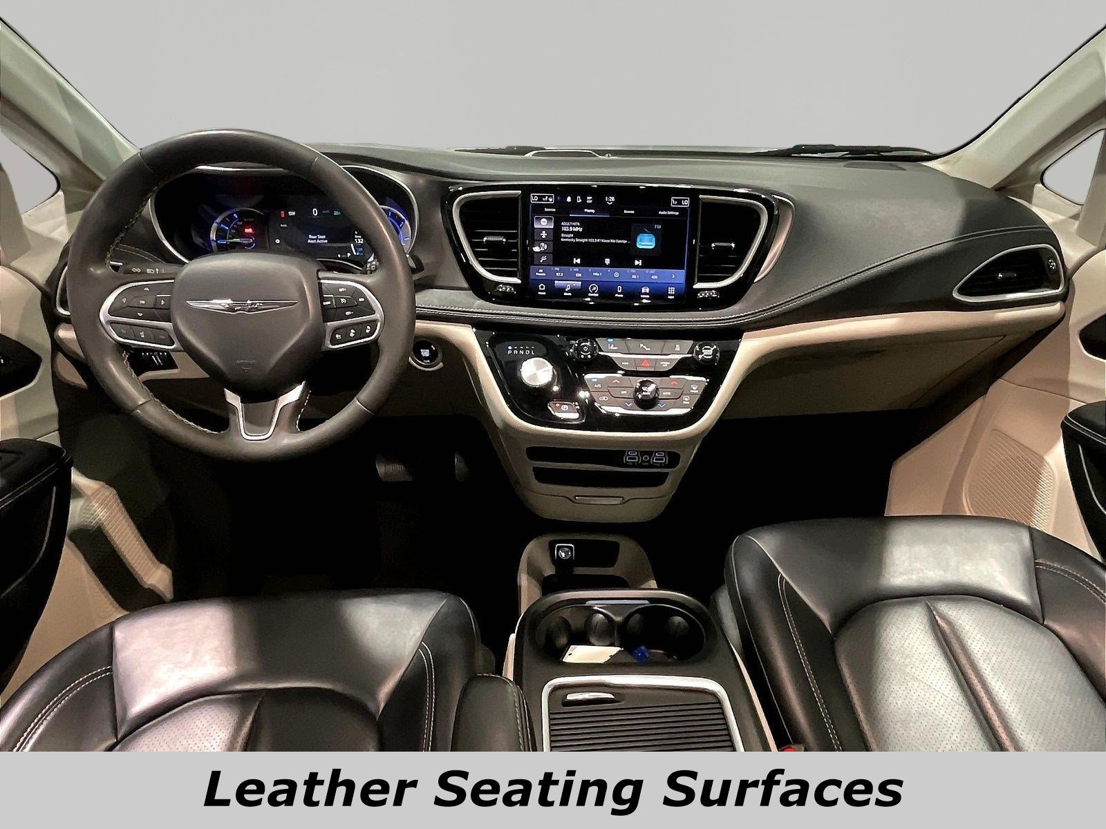 Used 2023 Chrysler Pacifica Touring-L FWD image 7