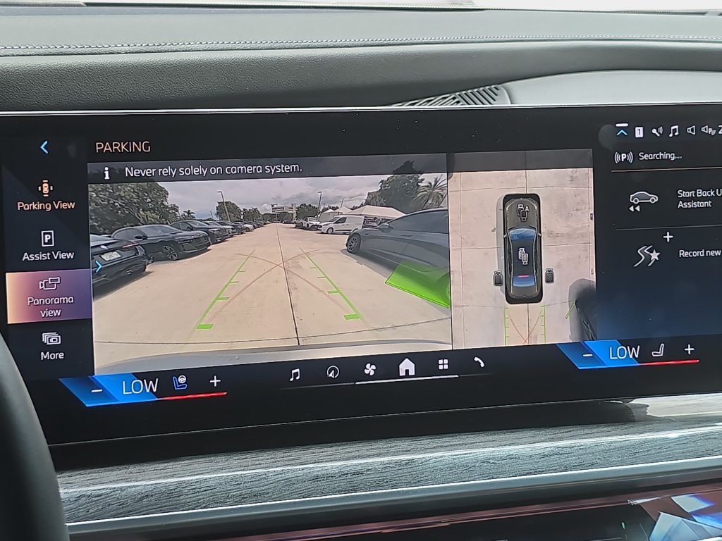 Certified 2024 BMW i7 eDrive50 w/ Premium Package RWD image 16