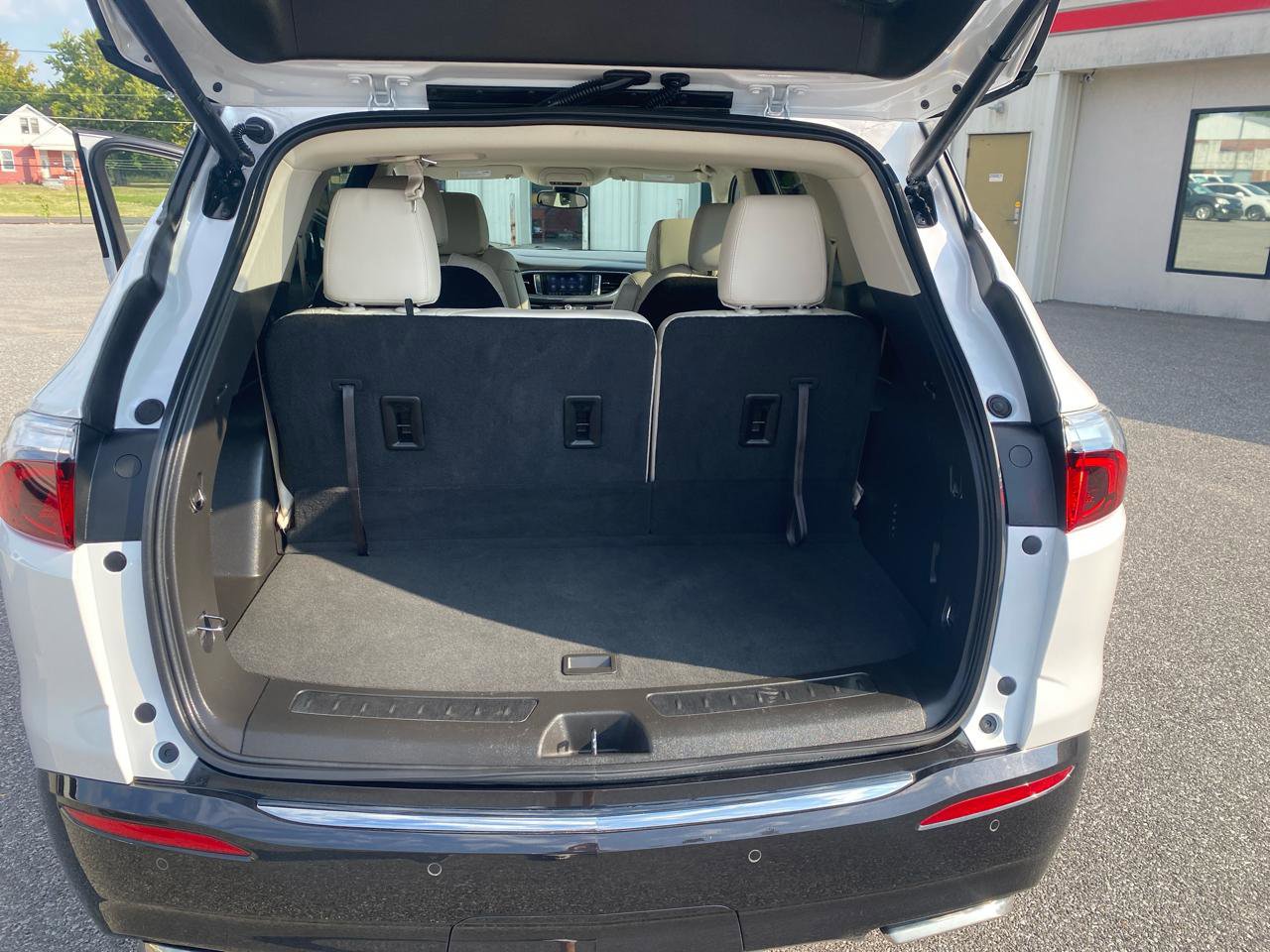 Used 2024 Buick Enclave Essence w/ Sport Touring Edition FWD image 12