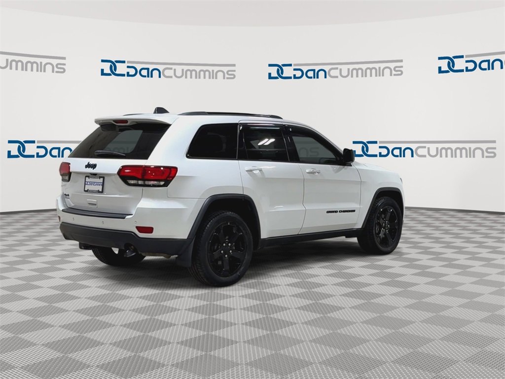 Used 2018 Jeep Grand Cherokee Laredo image 9