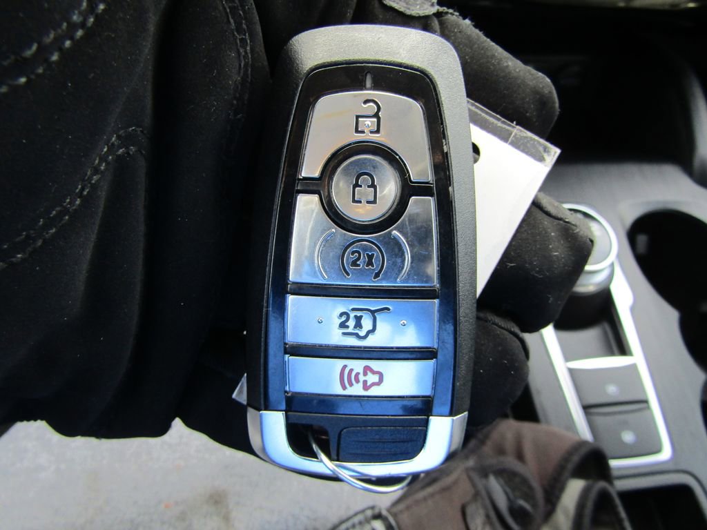 Used 2025 Ford Escape Platinum w/ Class II Trailer Tow Package image 40