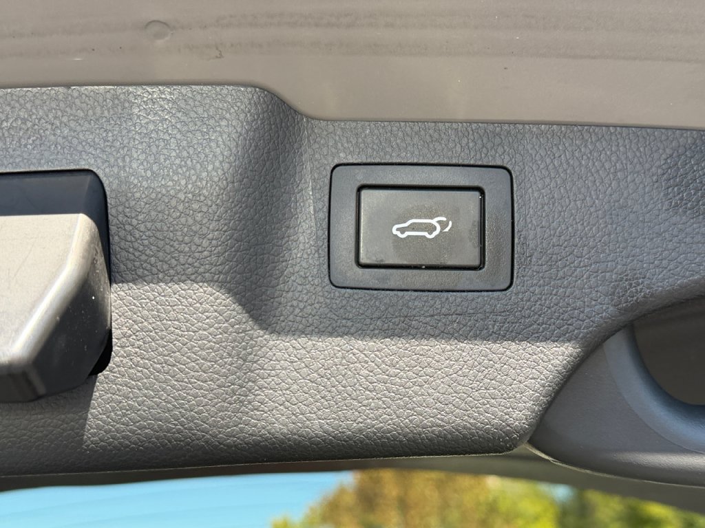 Used 2017 Hyundai Santa Fe Sport FWD image 16