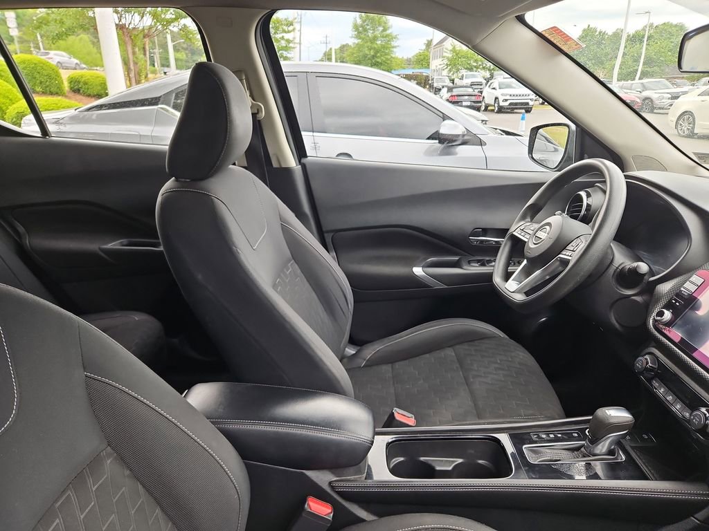 Used 2022 Nissan Kicks SV FWD image 9