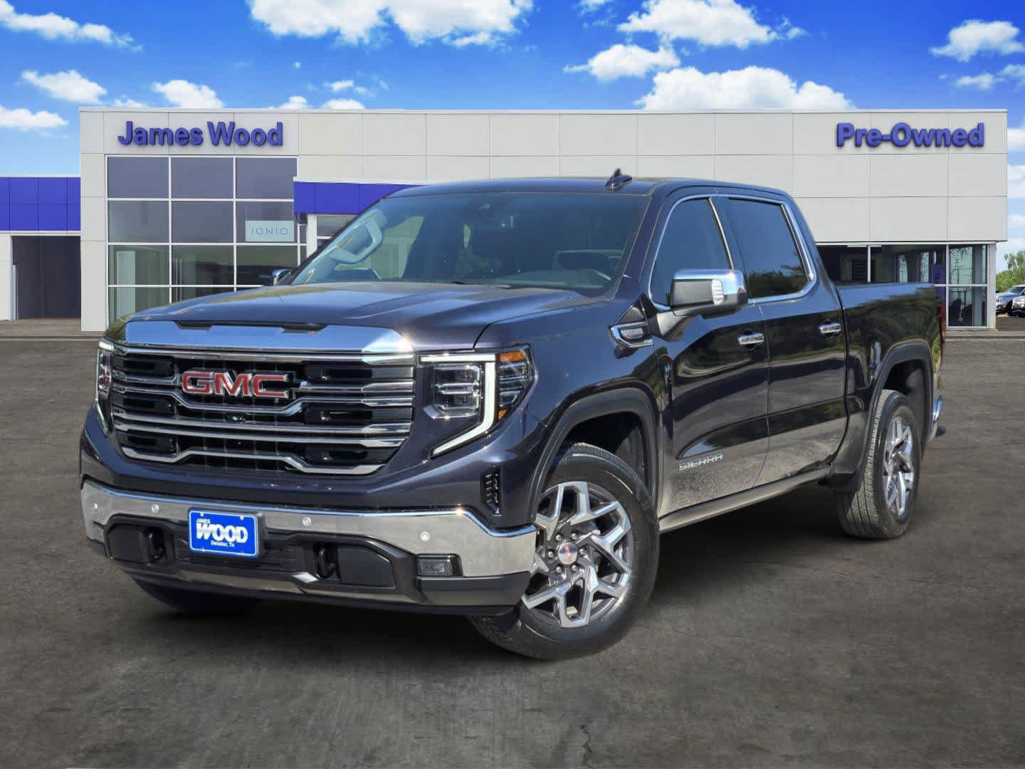 Certified 2023 GMC Sierra 1500 SLT RWD image 1