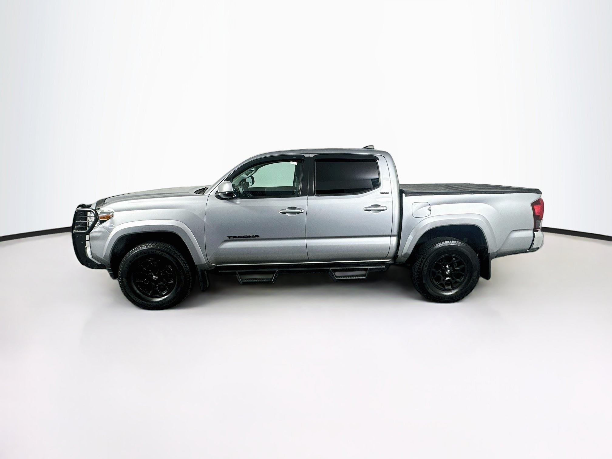 Used 2021 Toyota Tacoma SR5 RWD image 4
