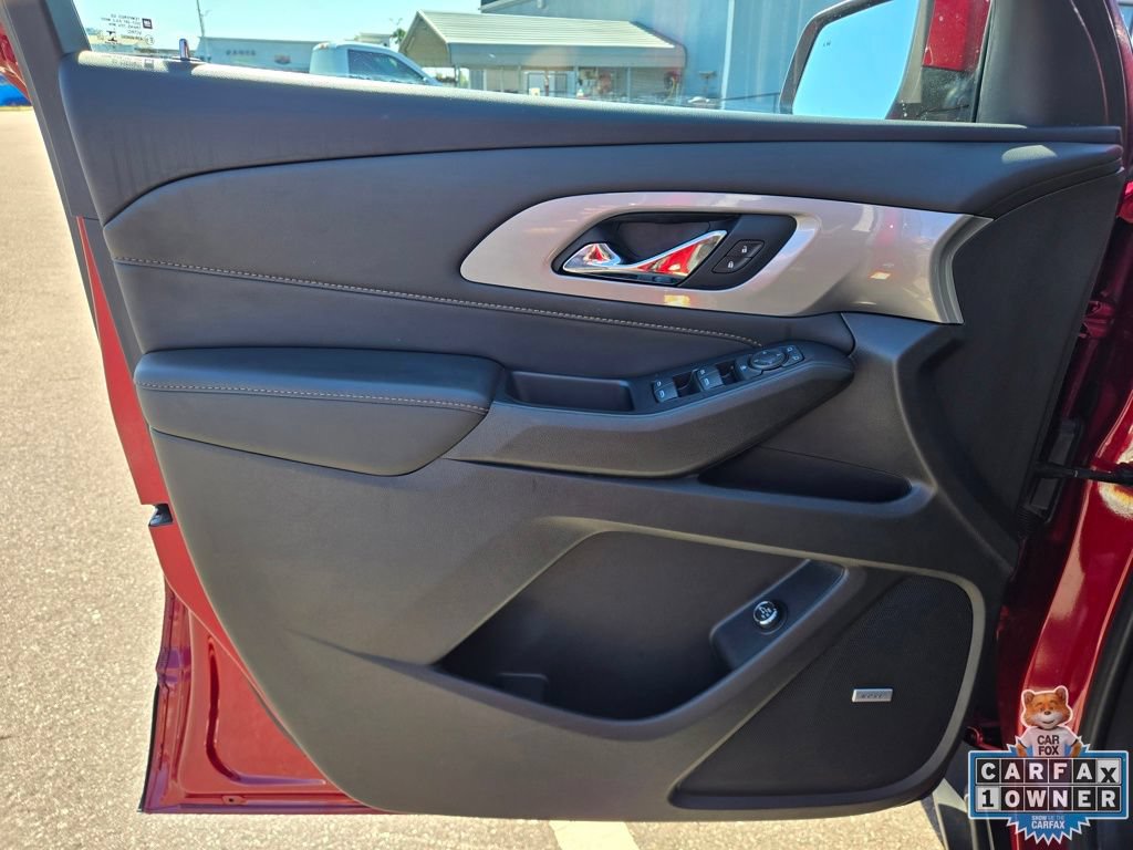 Used 2021 Chevrolet Traverse RS FWD image 25
